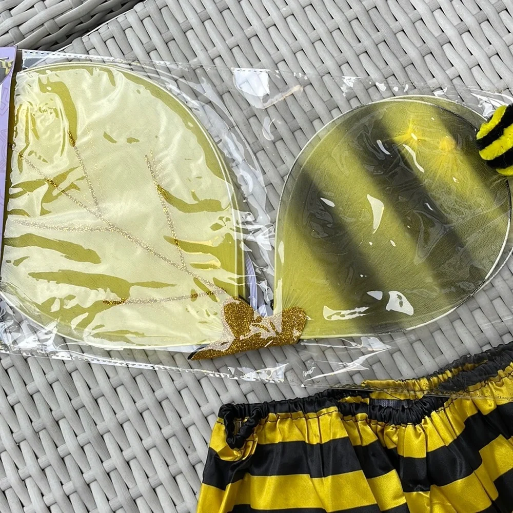 NEW 🐝 Girls Bumble Bee Halloween Costume Set Skirt, Wings and Headband Size 3+